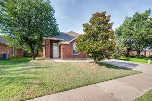 1351 Clearwater Dr, Grand Prairie, TX 75052 - Photo 1
