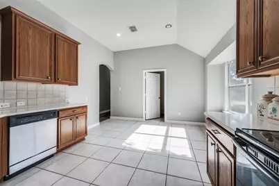 1351 Clearwater Drive, Grand Prairie, TX 75052 - Photo 15