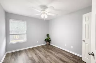 1351 Clearwater Dr, Grand Prairie, TX 75052 - Photo 29