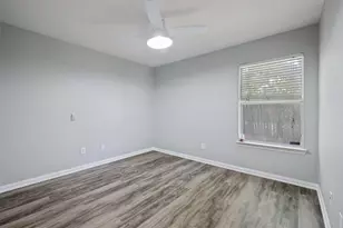 1351 Clearwater Dr, Grand Prairie, TX 75052 - Photo 5