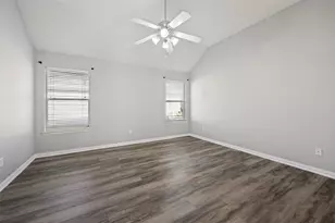 1351 Clearwater Dr, Grand Prairie, TX 75052 - Photo 9