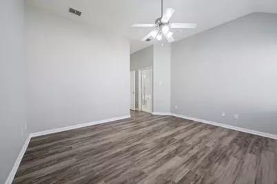 1351 Clearwater Drive, Grand Prairie, TX 75052 - Photo 13