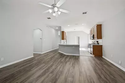 1351 Clearwater Drive, Grand Prairie, TX 75052 - Photo 11