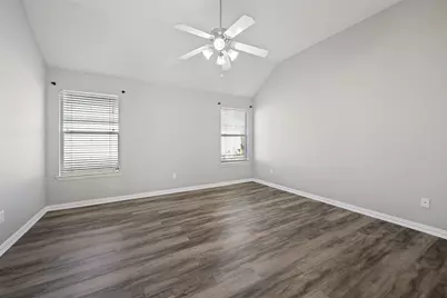 1351 Clearwater Drive, Grand Prairie, TX 75052 - Photo 9