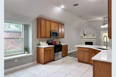 1351 Clearwater Drive, Grand Prairie, TX 75052 - Photo 15