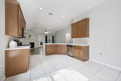 1351 Clearwater Drive, Grand Prairie, TX 75052 - Photo 5