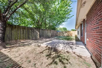 1351 Clearwater Drive, Grand Prairie, TX 75052 - Photo 25