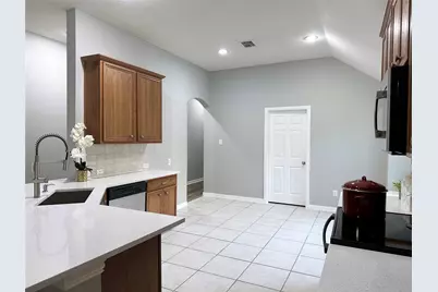 1351 Clearwater Drive, Grand Prairie, TX 75052 - Photo 3
