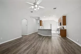 1351 Clearwater Dr, Grand Prairie, TX 75052 - Photo 11