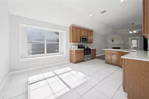 1351 Clearwater Dr, Grand Prairie, TX 75052 - Photo 13