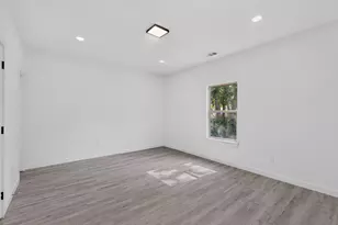 2946 Darby Dr, Dallas, TX 75227 - Photo 17