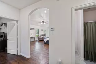 308 E 8th St, Kaufman, TX 75142 - Photo 17