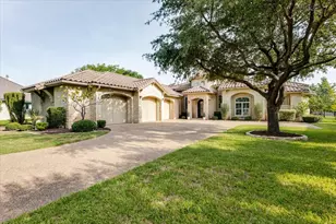 1601 Catalina Bay Ct, Granbury, TX 76048 - Photo 3