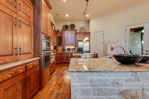 1601 Catalina Bay Ct, Granbury, TX 76048 - Photo 15