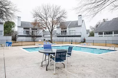 655 Cimarron Trail #655, Irving, TX 75063 - Photo 21