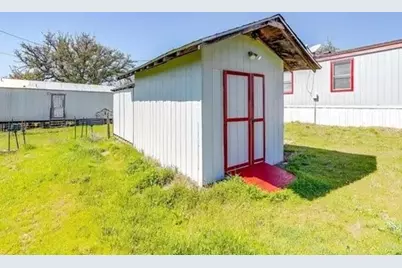 3819 Wisconsin Court, Granbury, TX 76048 - Photo 5