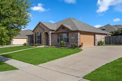 915 Sage Meadow Drive, Glenn Heights, TX 75154 - Photo 3