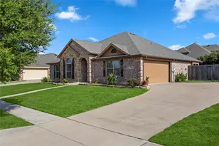 915 Sage Meadow Dr, Glenn Heights, TX 75154 - Photo 3