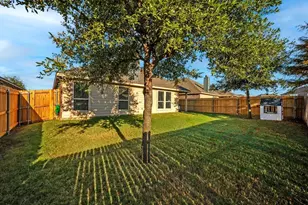 2413 Michelle Creek Dr, Little Elm, TX 75068 - Photo 33