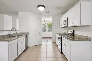 1412 Sunflower Ct, Burleson, TX 76028 - Photo 7