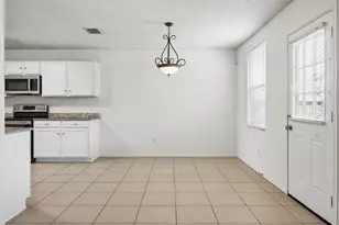 1412 Sunflower Ct, Burleson, TX 76028 - Photo 9