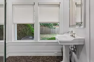 1325 Clover Ln, Fort Worth, TX 76107 - Photo 37