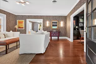 1325 Clover Ln, Fort Worth, TX 76107 - Photo 9
