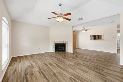 114 Glade Shadow Drive, Euless, TX 76039 - Photo 5