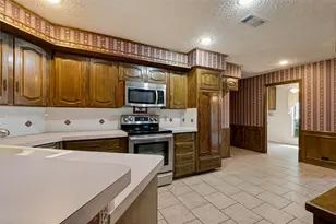 9015 Hunters Glen Trail, Fort Worth, TX 76120 - Photo 13