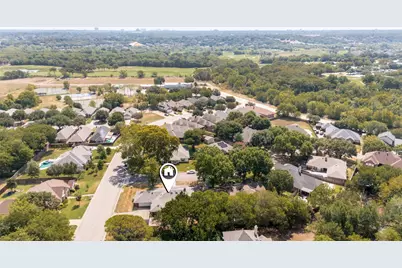 9015 Hunters Glen Trail, Fort Worth, TX 76120 - Photo 3
