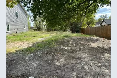 402 E Bonham Street, Tom Bean, TX 75491 - Photo 7