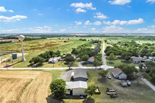 602 S 3rd St, Abbott, TX 76621 - Photo 33