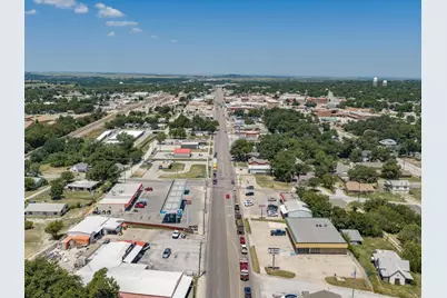 507 E Wise Street, Bowie, TX 76230 - Photo 27