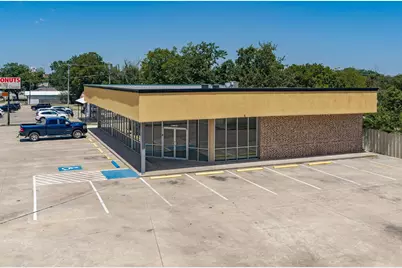 507 E Wise Street, Bowie, TX 76230 - Photo 5