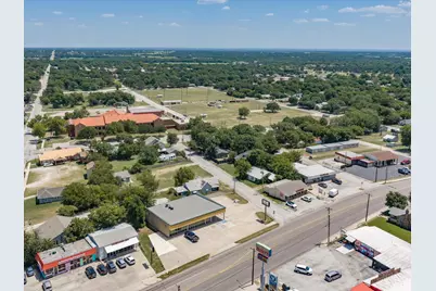 507 E Wise Street, Bowie, TX 76230 - Photo 31