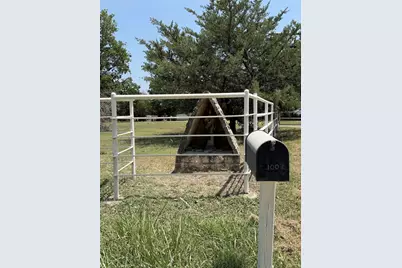 1007 SW County Road 3070, Purdon, TX 76679 - Photo 3