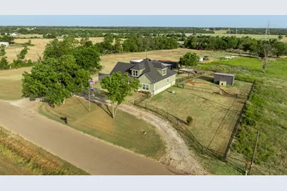 1122 W White Oak Road, West, TX 76691 - Photo 1