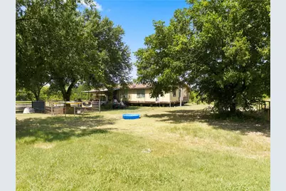 620 Park Street, Leroy, TX 76624 - Photo 15