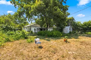 405 NE 4th St, Hubbard, TX 76648 - Photo 15