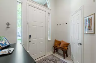 320 Andre Dr, Irving, TX 75063 - Photo 5