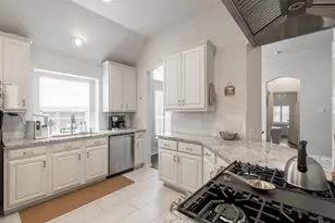 320 Andre Dr, Irving, TX 75063 - Photo 21