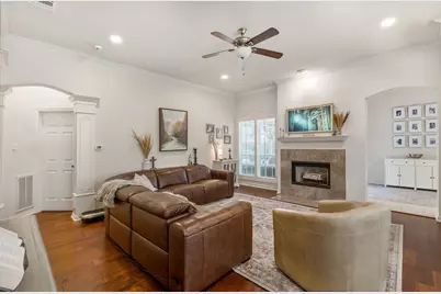 320 Andre Drive, Irving, TX 75063 - Photo 7