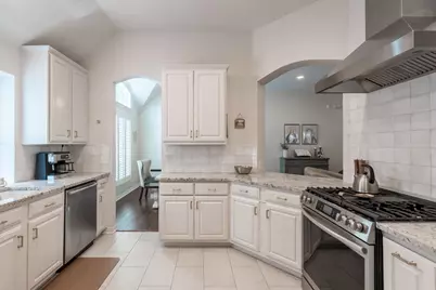 320 Andre Drive, Irving, TX 75063 - Photo 19