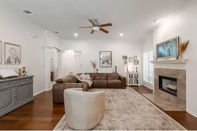 320 Andre Drive, Irving, TX 75063 - Photo 9