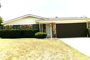 4204 Burke Rd, Fort Worth, TX 76119 - Photo 3