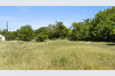 721 N Houston Street, Granbury, TX 76048 - Photo 9