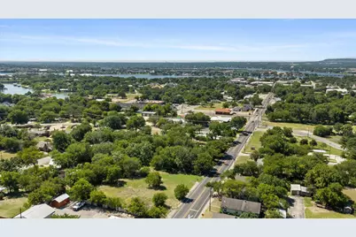 721 N Houston Street, Granbury, TX 76048 - Photo 3