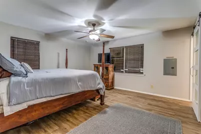 2221 N Mill Street, Lewisville, TX 75057 - Photo 11