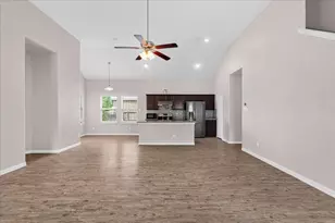 710 Woodcrest Dr, Ennis, TX 75119 - Photo 3