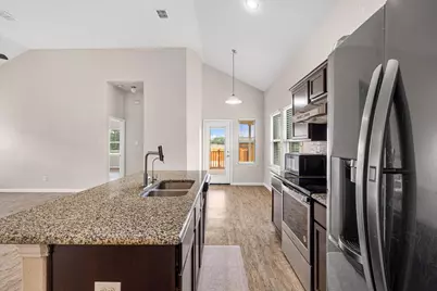 710 Woodcrest Drive, Ennis, TX 75119 - Photo 9